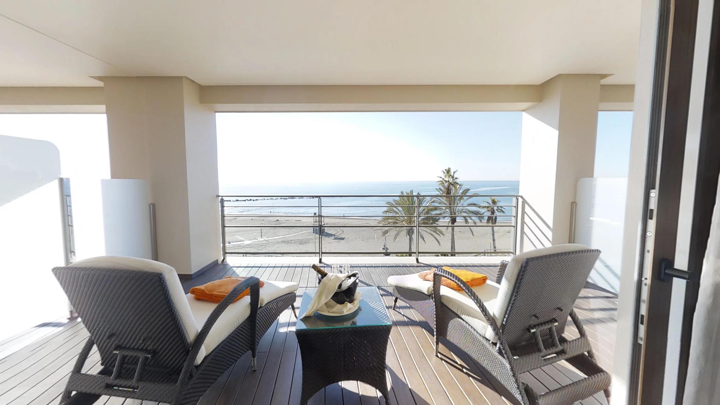 Hotel Vincci Selección Aleysa Benalmádena Exterior foto A balcony