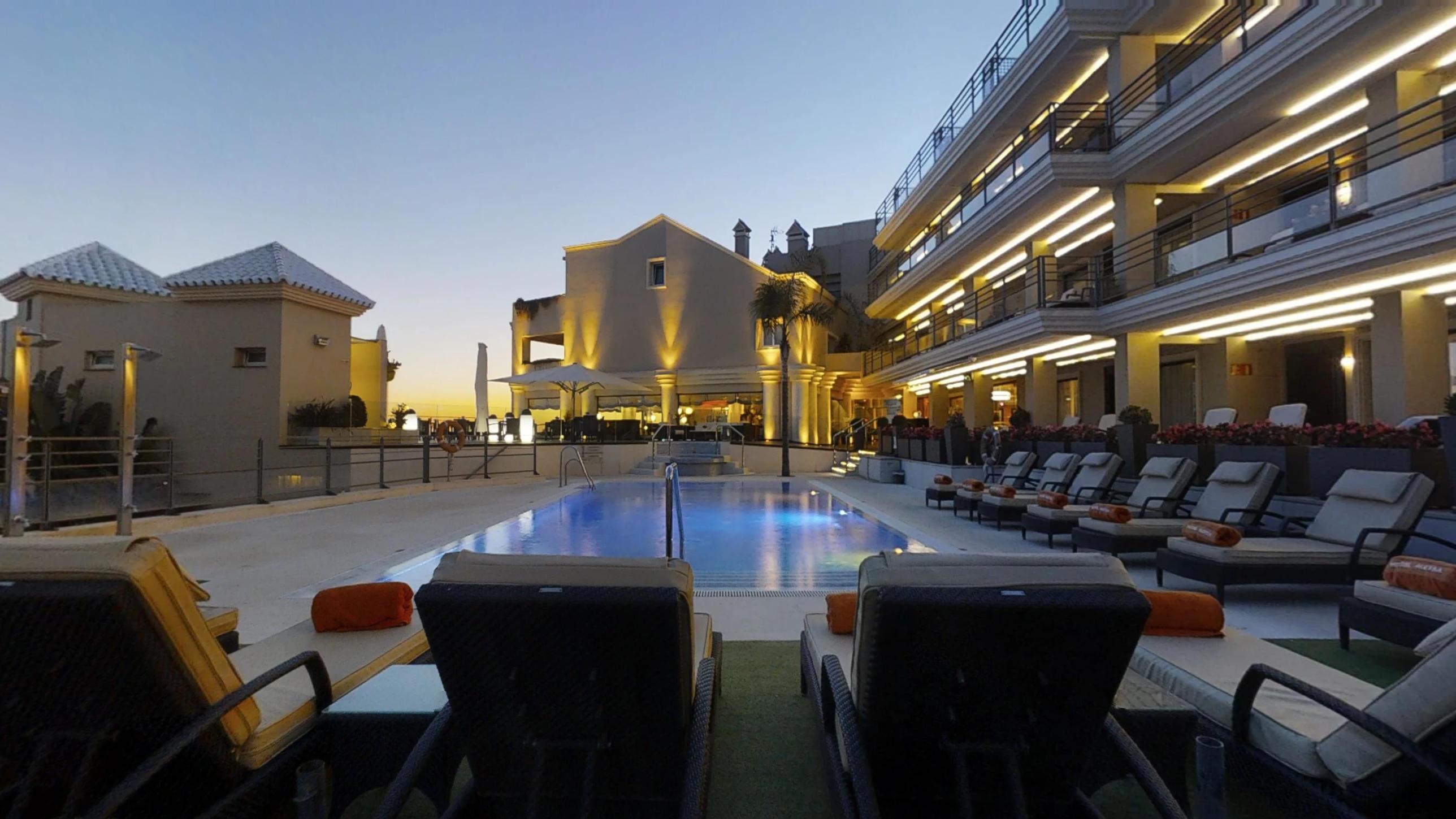 Hotel Vincci Selección Aleysa Benalmádena Exterior foto The pool at the hotel