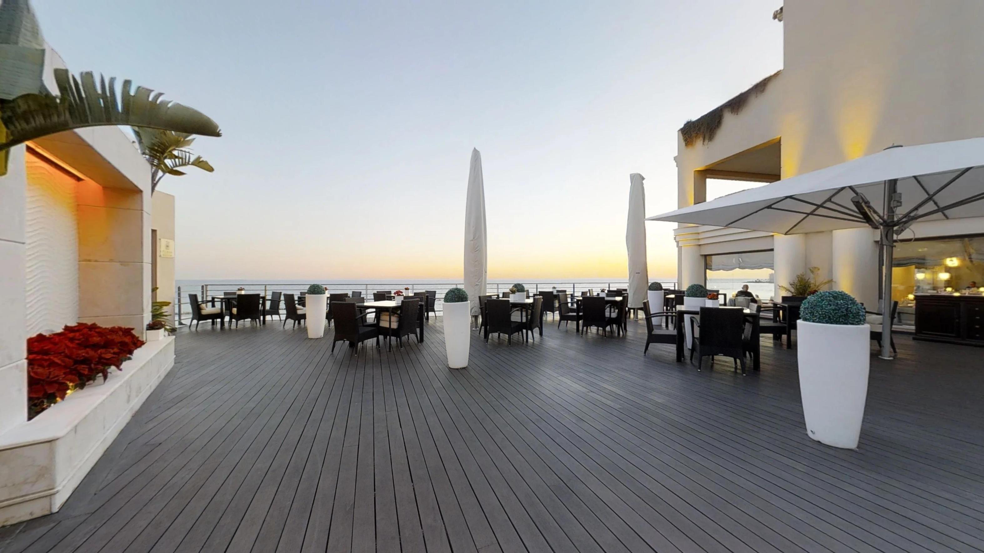 Hotel Vincci Selección Aleysa Benalmádena Exterior foto The Deck