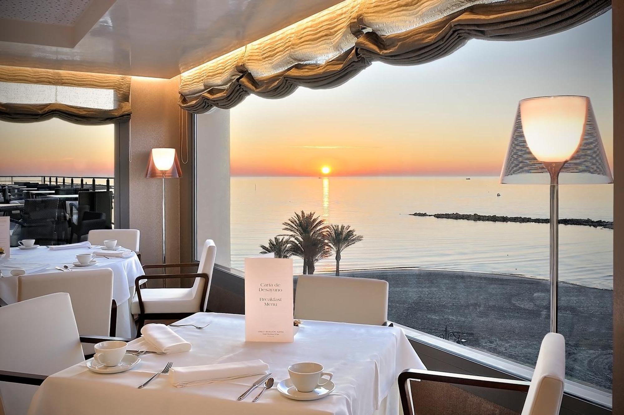 Hotel Vincci Selección Aleysa Benalmádena Exterior foto Restaurant
