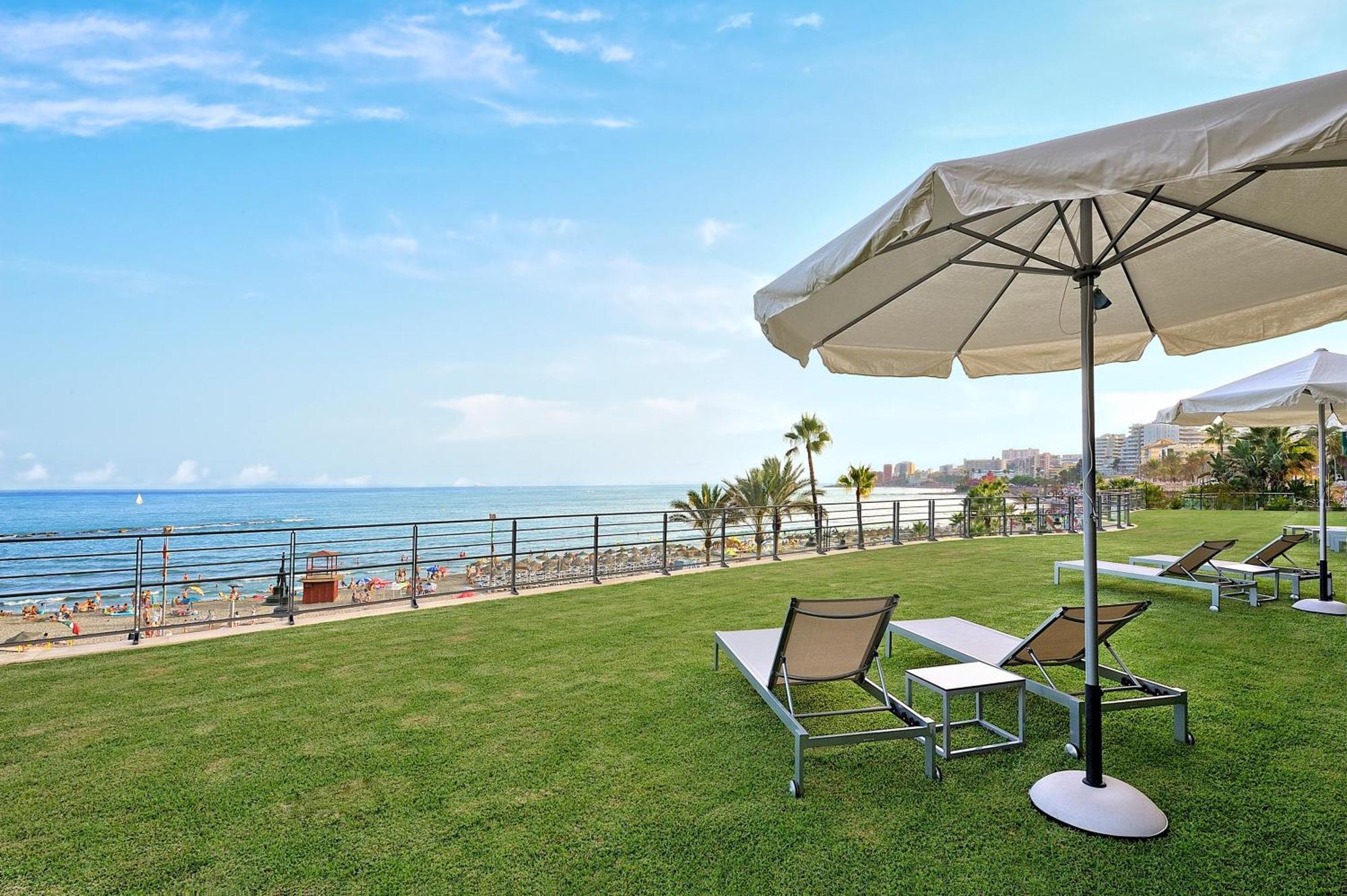 Hotel Vincci Selección Aleysa Benalmádena Exterior foto The beach at the Dan Hotel